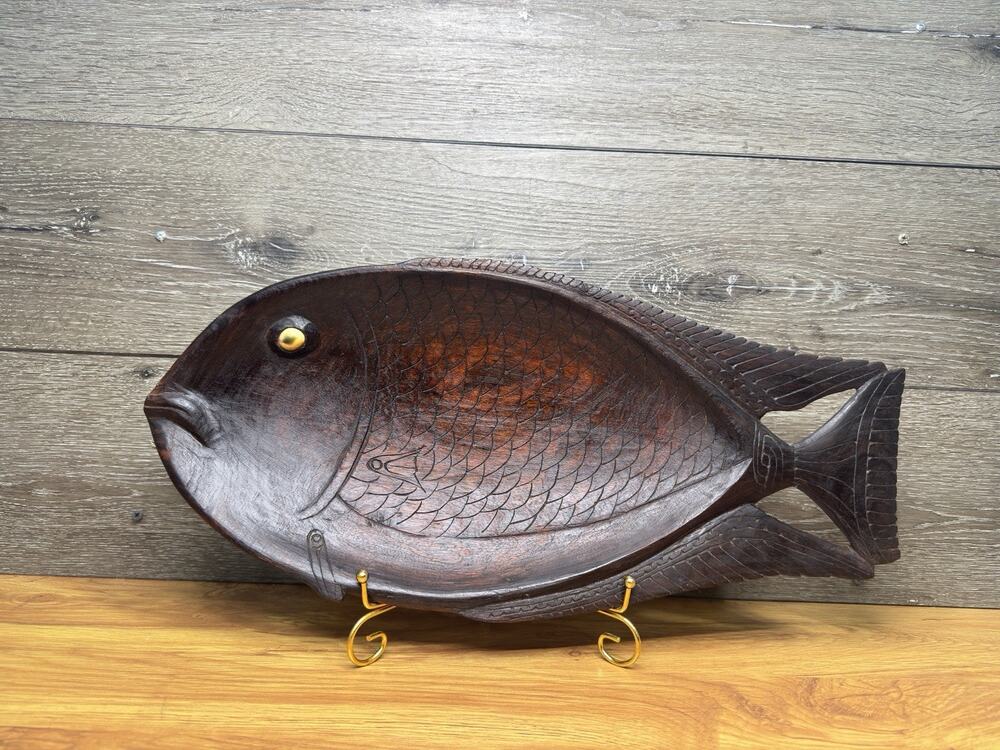 Papua New Guinea Trobriand Islands Hand Carved Wooden fish serving dish 20x9”